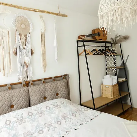 Apartman Sanpedro - Industrial Elegance