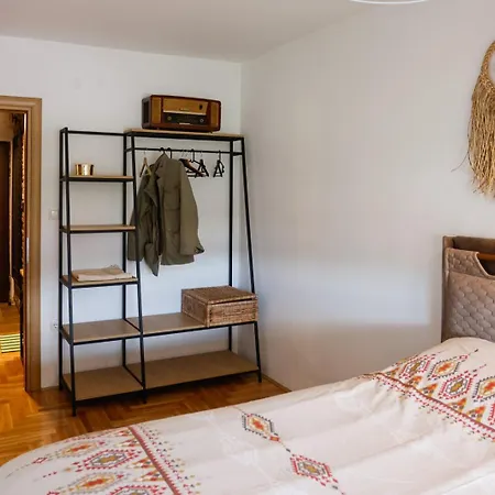 Sanpedro - Industrial Elegance Apartman